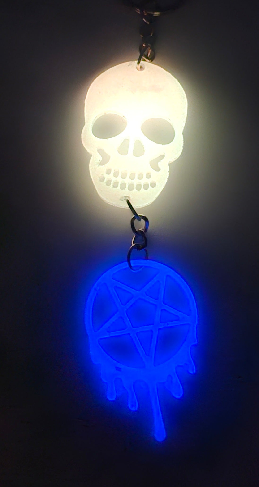 Glow Resin Skull Pentacle Keychain
